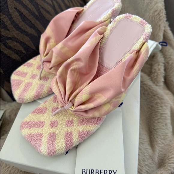 Burberry Punk & Yellow  and Cream Women's Heeled Sandals sz 39 - Picture 12 of 12